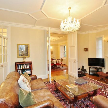 Elegant 3-Bedroom Ramsay Garden Apartment In Edinburgh City Centre Exteriör bild
