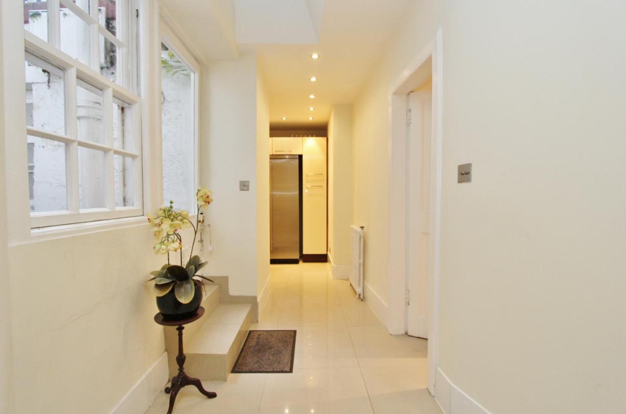 Elegant 3-Bedroom Ramsay Garden Apartment In Edinburgh City Centre Exteriör bild