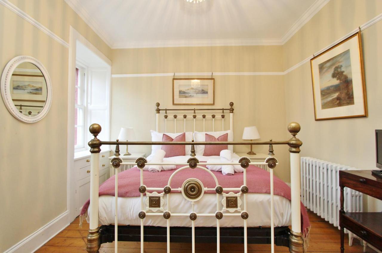 Elegant 3-Bedroom Ramsay Garden Apartment In Edinburgh City Centre Exteriör bild