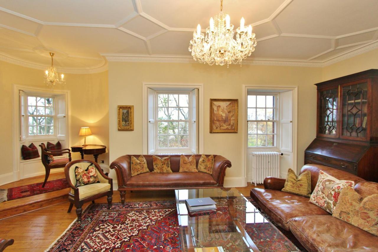 Elegant 3-Bedroom Ramsay Garden Apartment In Edinburgh City Centre Exteriör bild