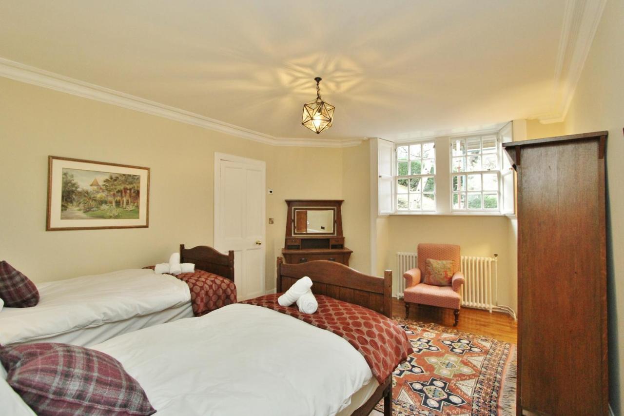 Elegant 3-Bedroom Ramsay Garden Apartment In Edinburgh City Centre Exteriör bild
